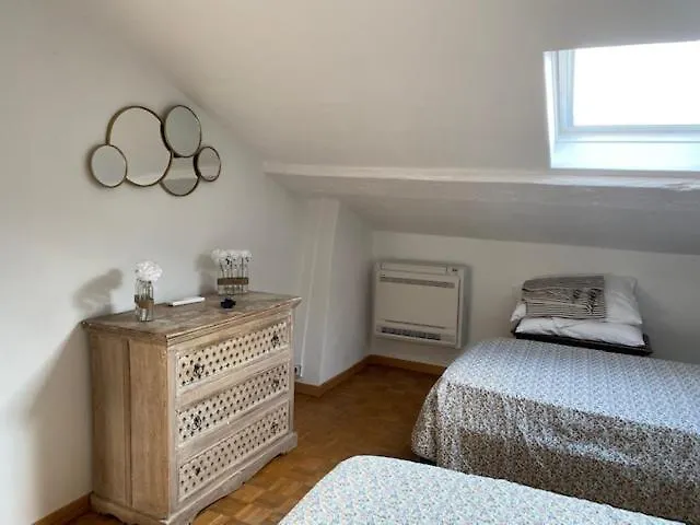 Chez Nella