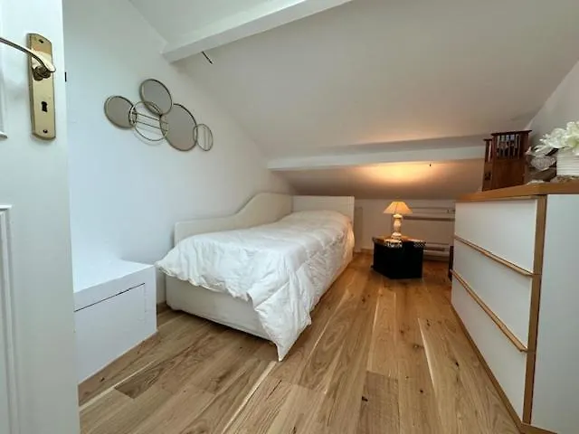 Chez Nella شقة